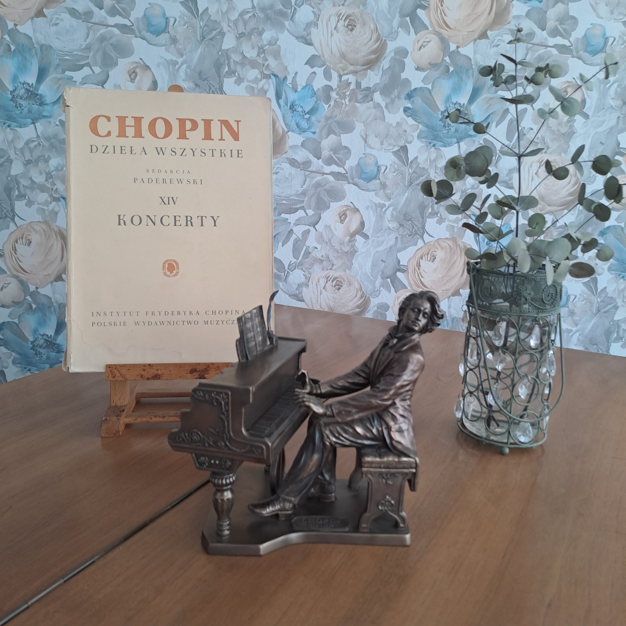 „Francuskie niebo mu płakało polskim deszczem…”