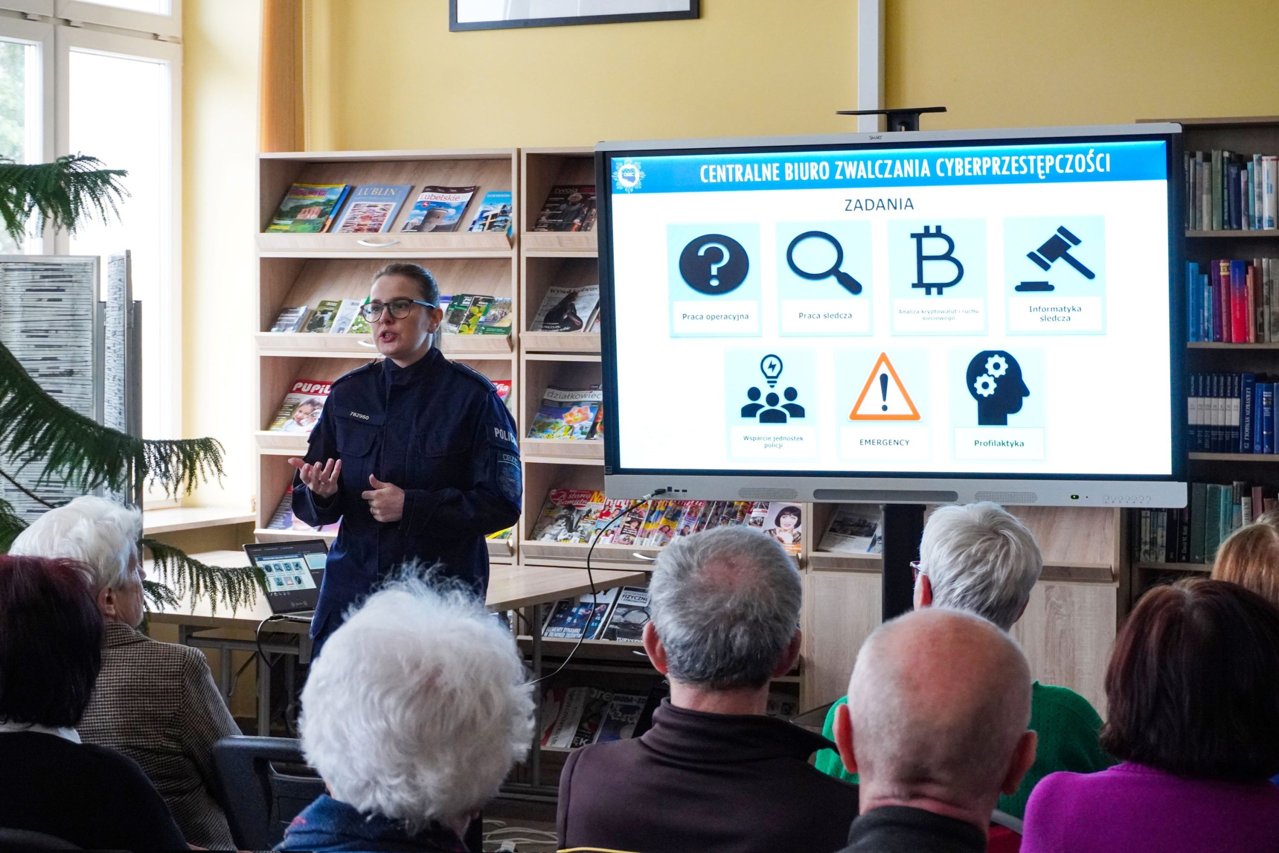 JAK CHRONIĆ SIĘ PRZED CYBERPRZESTĘPCAMI?